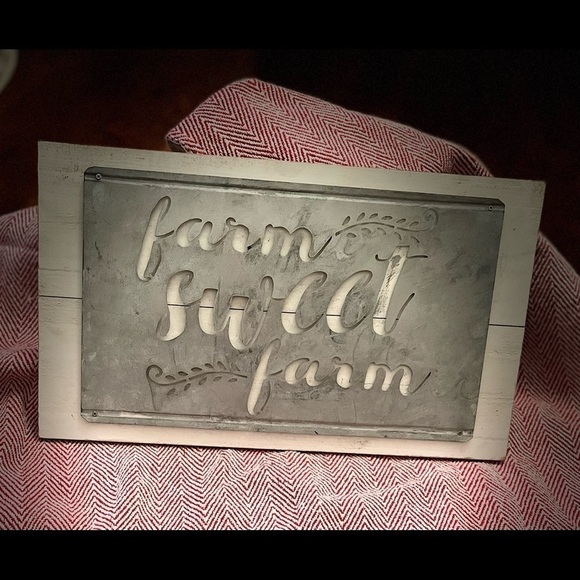 Farm Sweet Farm wood and metal handmade farmhouse sign - Picture 5 of 13